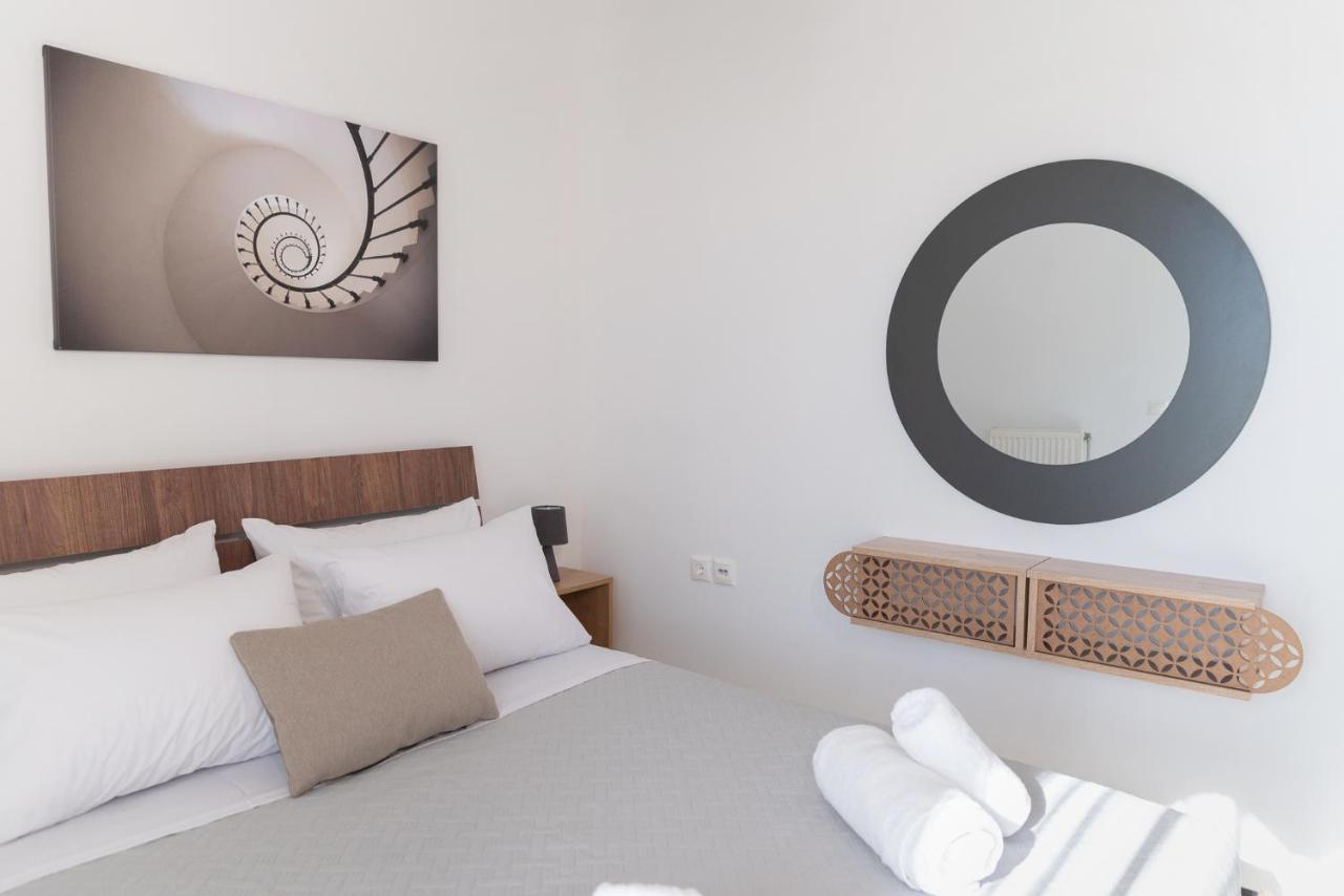 Dejaview Cozy Apartment By 8Essentially Chrissi Akti Chania Exterior foto